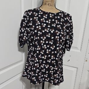 Nwt Womens Black Floral Top #100